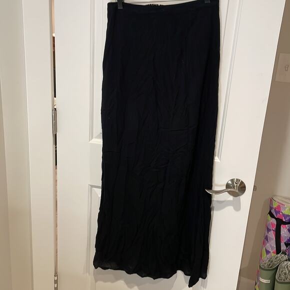 Super dry skirt long maxi black skirt two high slots size Medium - Picture 7 of 7